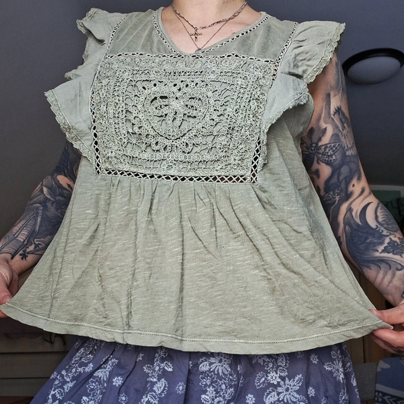 Lucky Brand Tops - Lucky Brand Ruffle Sleeve Lace Front Blouse